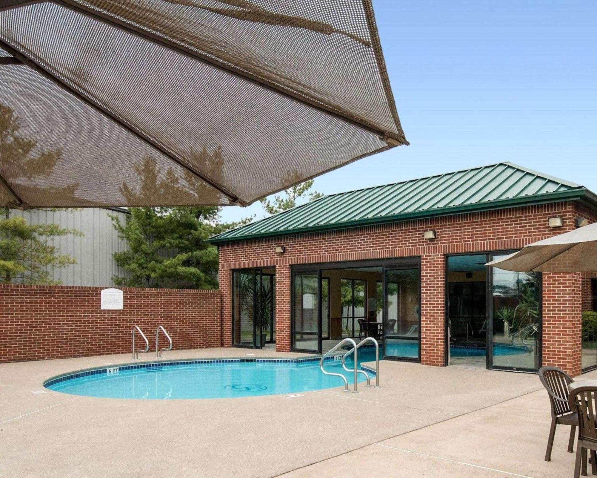Comfort Suites Parkersburg South Mineral Wells Exterior foto